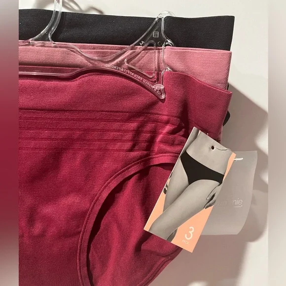 Yummie Seamless Stretch Soft Bikini/Underwear 3 pc Set in solid colors - Picture 2 of 9